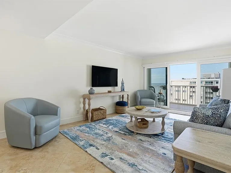 3443 Gulf Shore Blvd N #814 — Photo 19