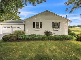 9 Blueberry Ln, Old Saybrook, CT 06475