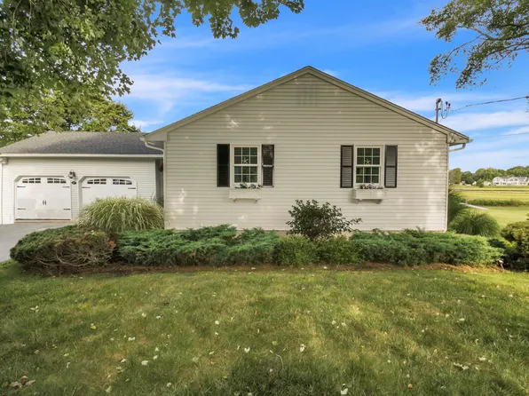 9 Blueberry Lane, Old Saybrook, CT 06475