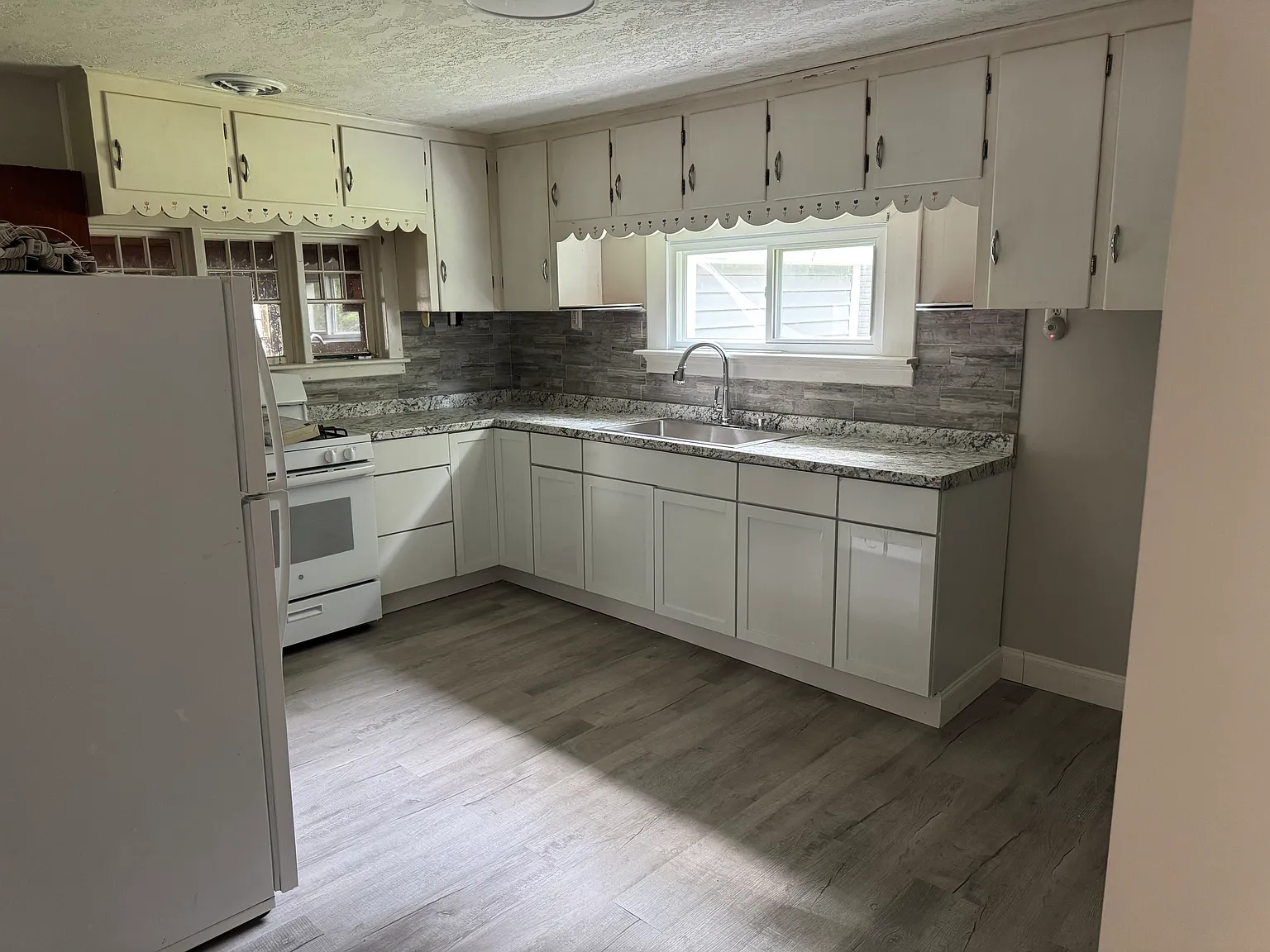 2 bed, 995 sqft, $1,650 — Photo 2