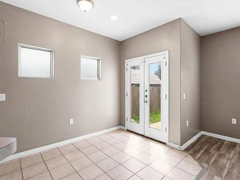 7502 Lazy Creek Dr #A — Photo 8