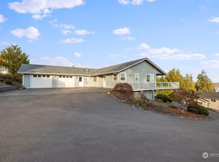 7989 SE Cammer Rd, Port Orchard, WA 98366