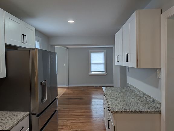 2nd image of 2105 Clarke St