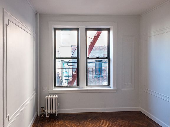 3rd image of 325 Empire Blvd APT 2