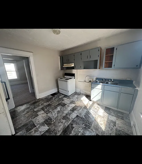 2125 Orange Ave NW — Photo 3