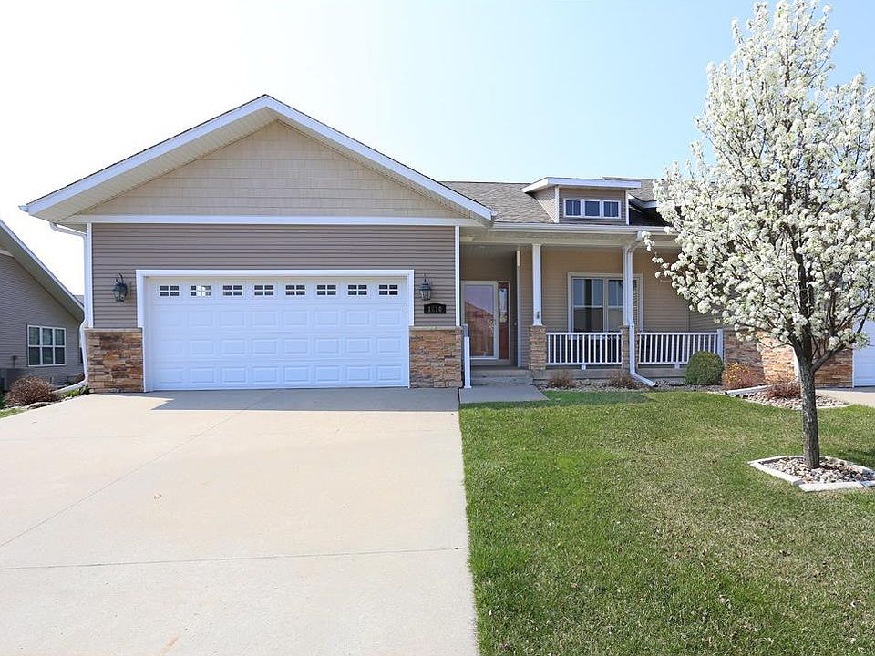 1st image of 1610 SE Holiday Crest Cir