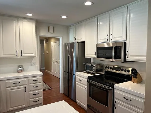 553 Bonita Ave — Photo 22