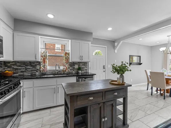 607 Adams St NE, Minneapolis, MN 55413