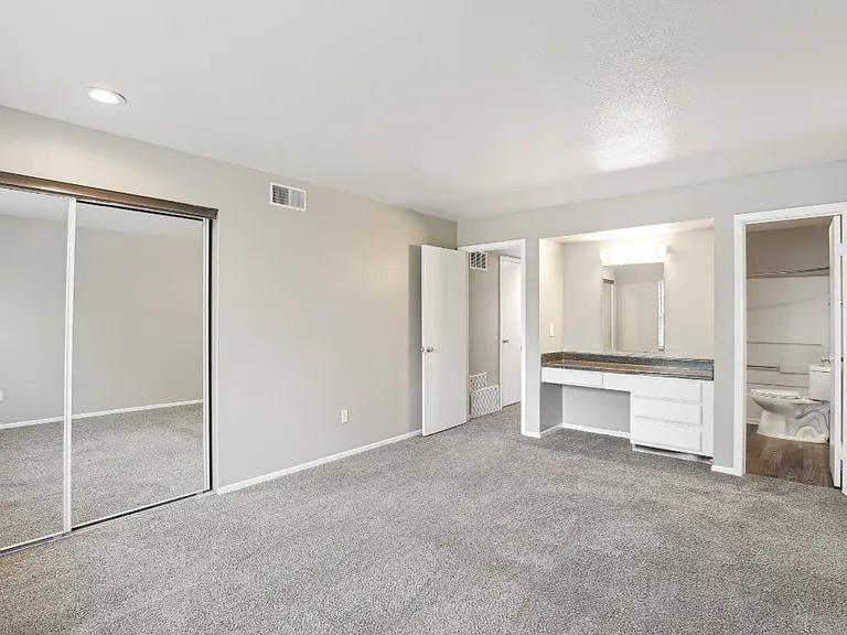 Hidden Hills Apartments — Photo 10