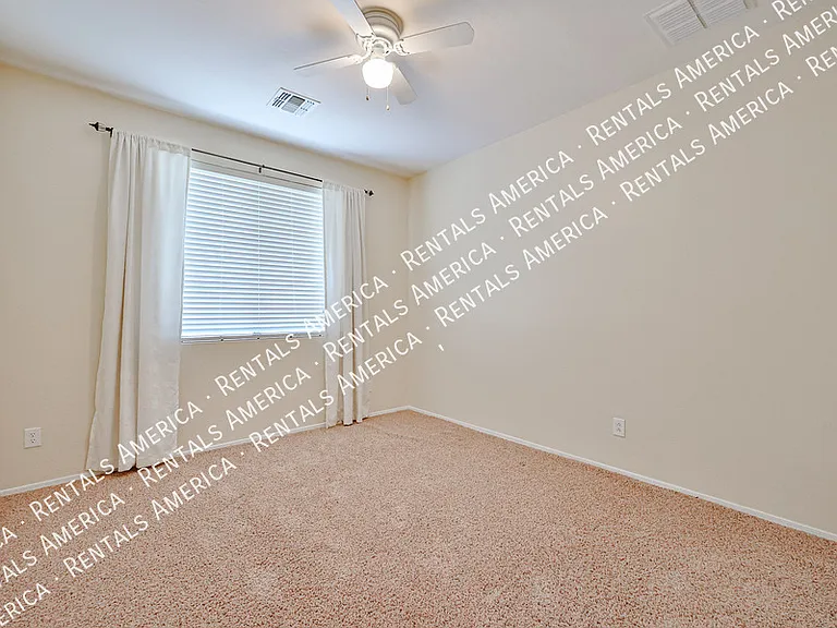 9710 S 45th Ave — Photo 32