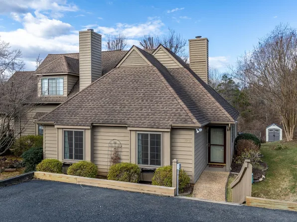 1006 Amber Ridge Rd, Charlottesville, VA 22901