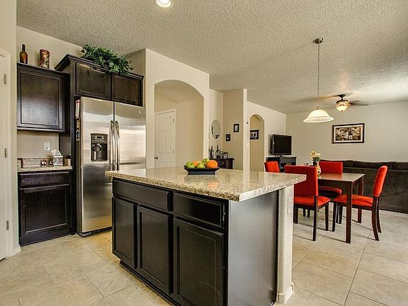 Beautiful Kitchen with new appliances.