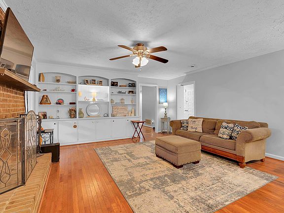 4th image of 22 Aldridge Dr