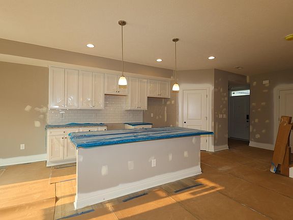 4th image of 5684 Dutch Ln