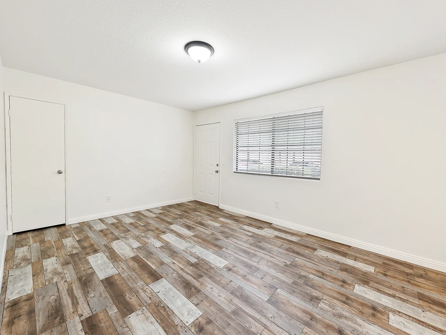 Banbury Apartments — Photo 4