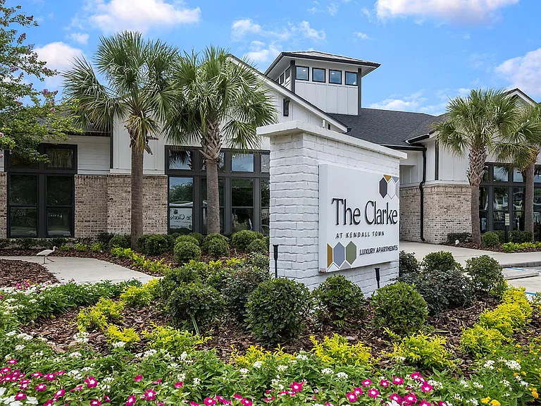 The Clarke at Kendall Town Apartments — Photo 38