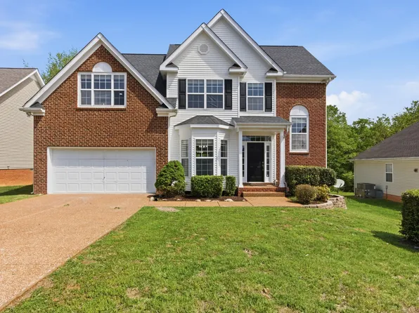 1710 Tellico Dr, Thompsons Station, TN 37179