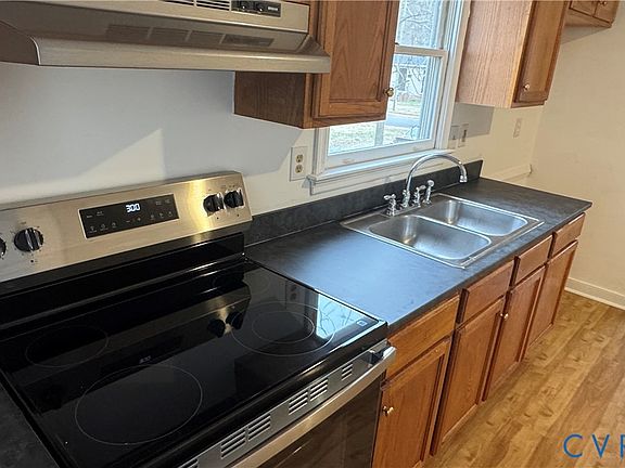 3rd image of 118 N Cedar Ave