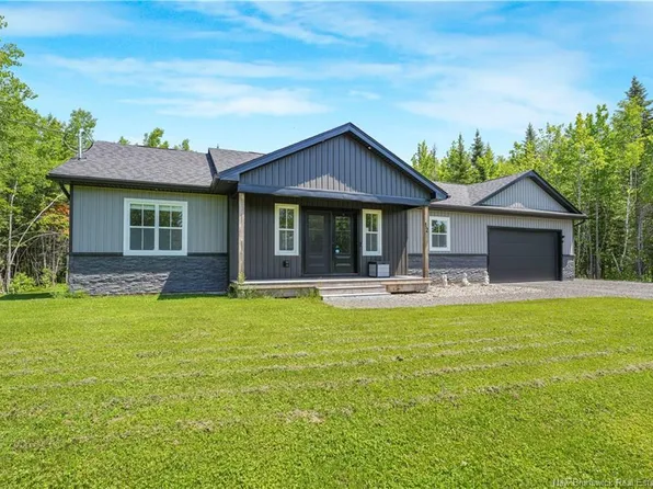 12 Barbara Dr, Lincoln, NB E3B 5G7