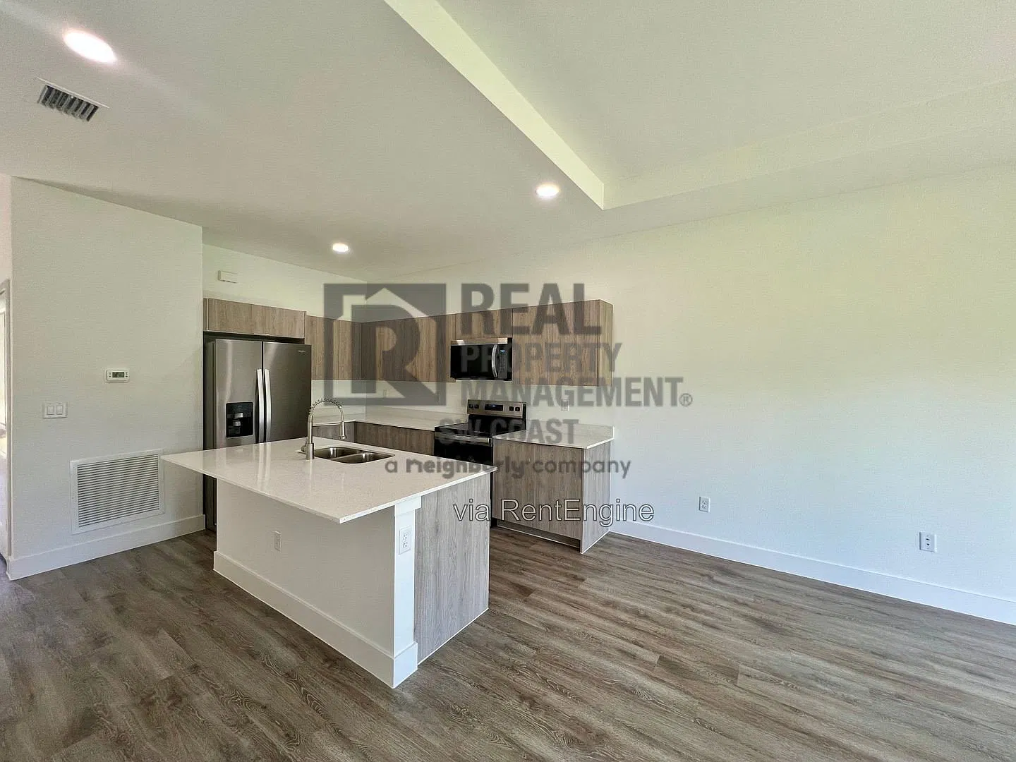 3 bed, 2.0 bath, 1300 sqft, $1,600 — Photo 4