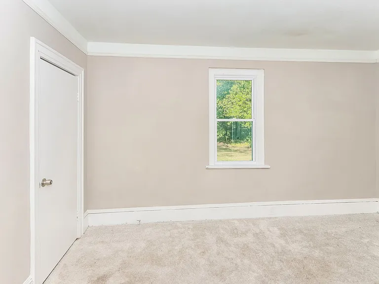 1674637_025_bedroom_13193905.jpg
