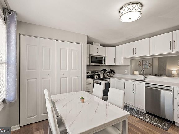 5th image of 3465 Brookville Ln