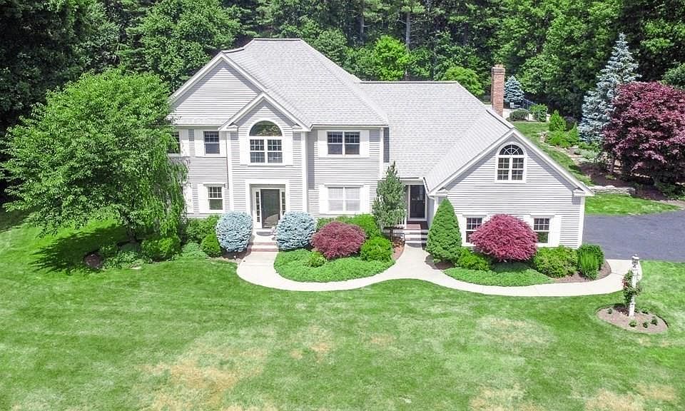 1st image of 8 Hubley Ln