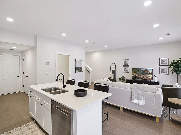 Dawes Place Townhomes — Photo 104