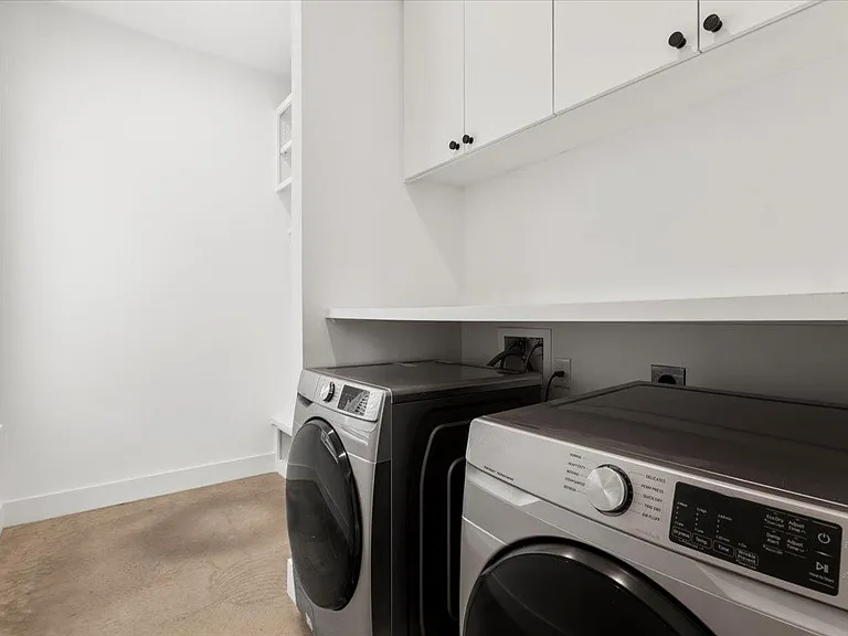 301 Woodward St #B — Photo 26
