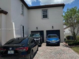 17160 SW 91st St, Hialeah, FL 33196