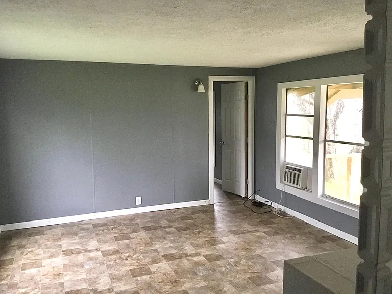 140 Henry St — Photo 3