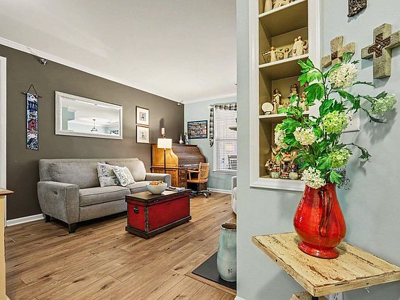 4th image of 1710 Tiffany Bay Ct Unit 101