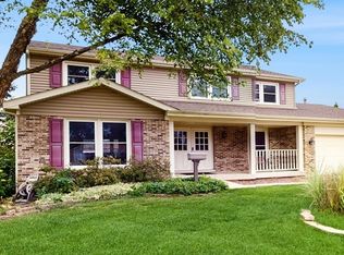 230 W Weathersfield Way, Schaumburg, IL 60193