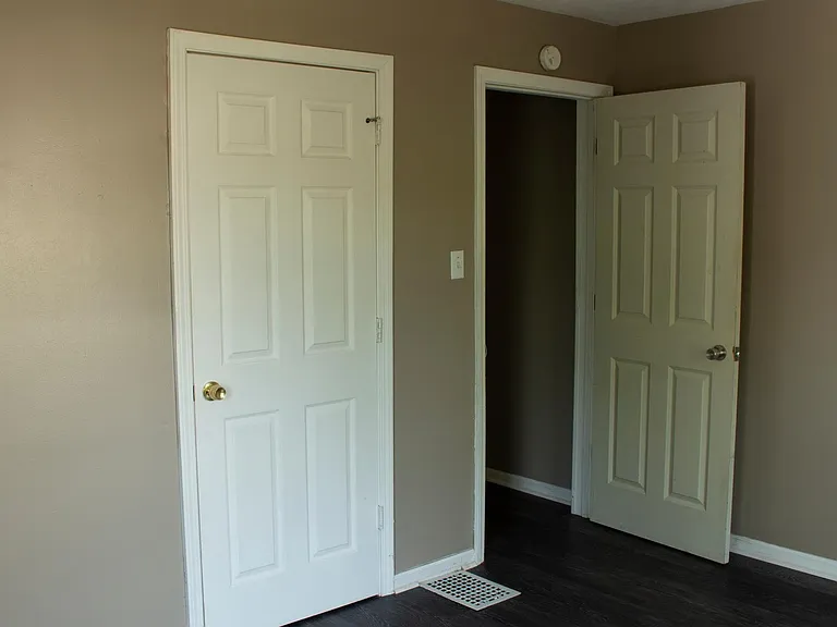 1103 N Keystone Ave — Photo 13