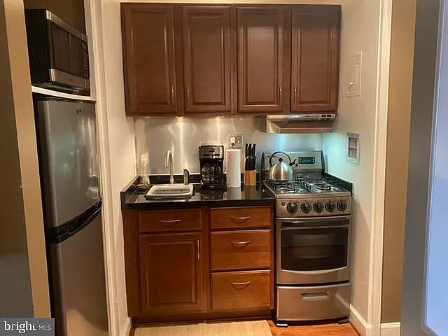 Studio, 1.0 bath, 369 sqft, $2,050 — Photo 2