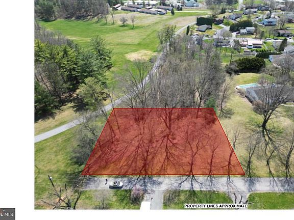 2nd image of 1310 Summit Dr