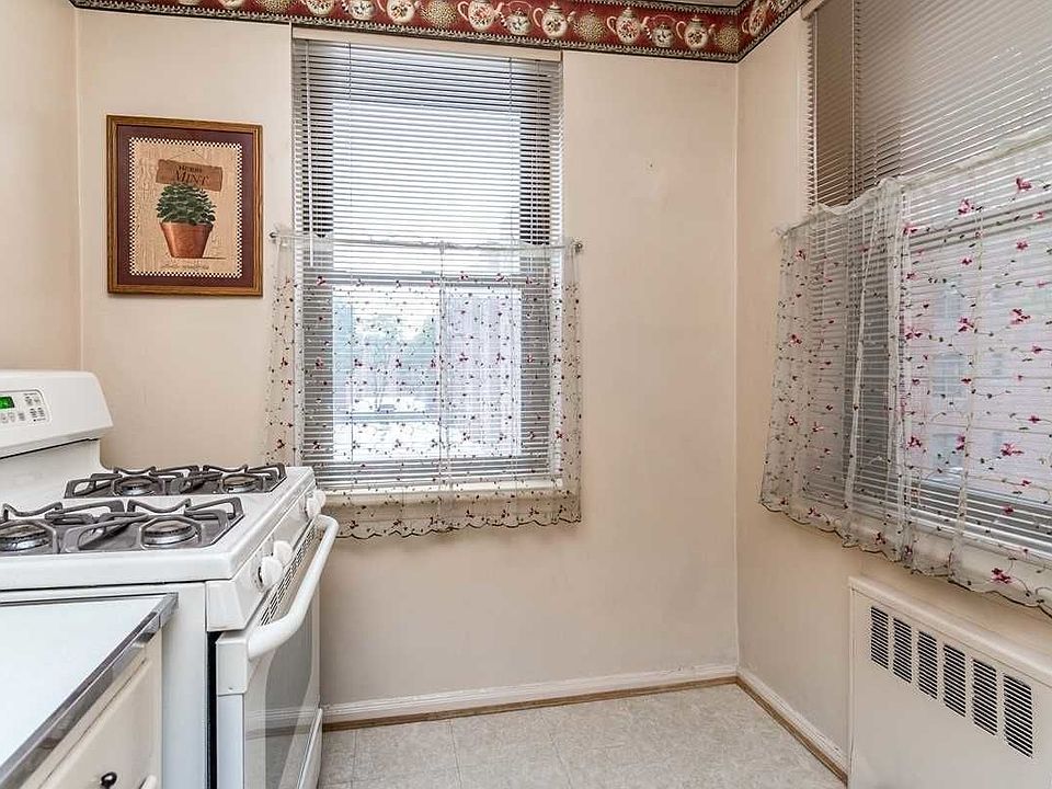 2nd image of 88-09 Northern Blvd #306