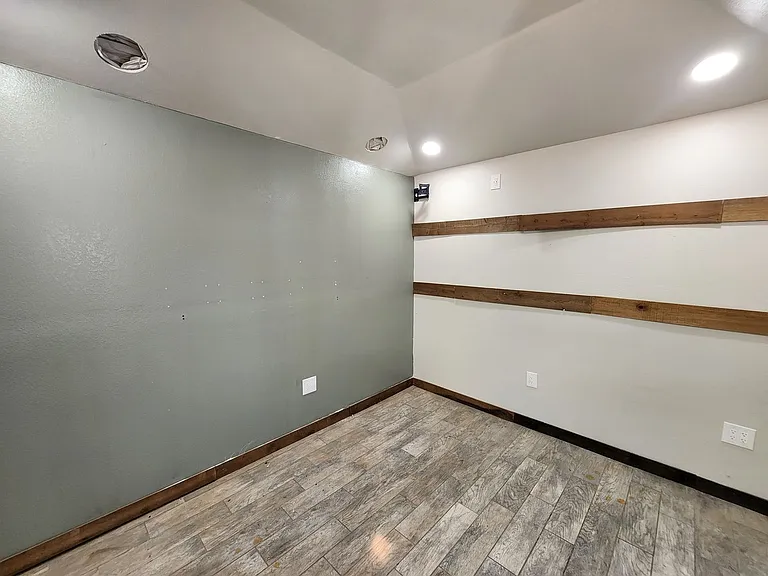 936 Haycastle Ct — Photo 10