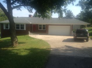 7932 Hill Rd, Knoxville, TN 37938