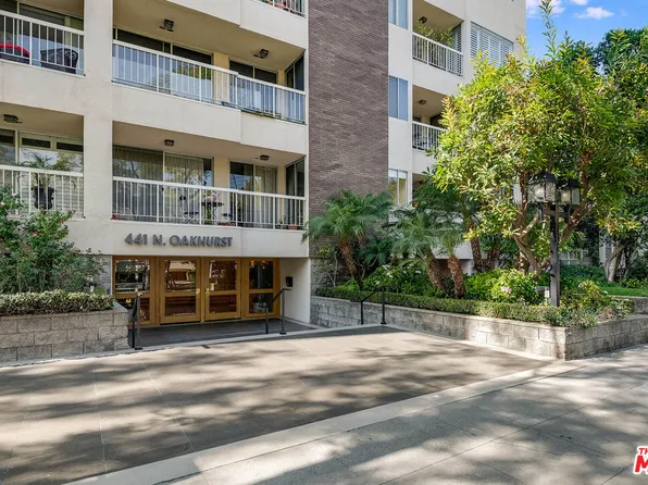 441 N Oakhurst Dr APT 203, Beverly Hills, CA 90210