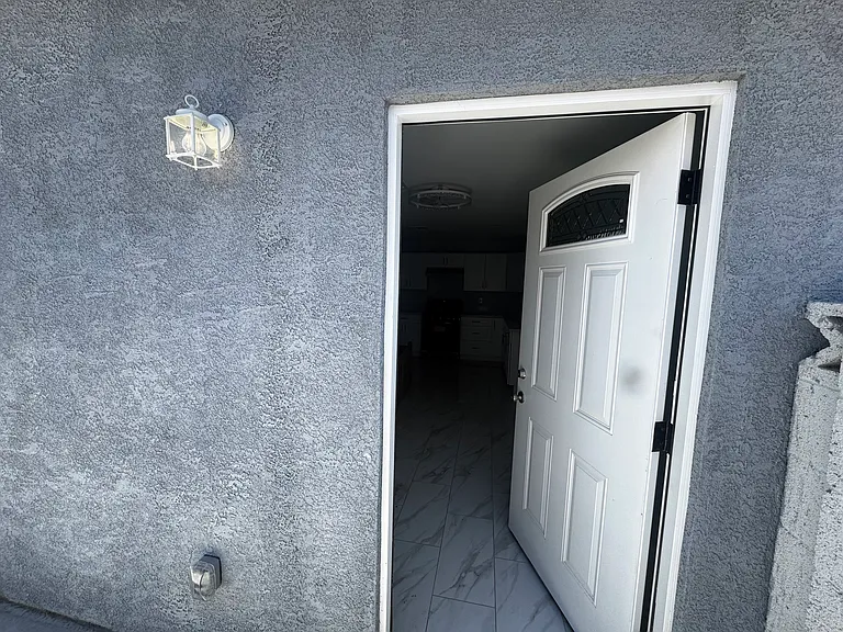 6924 Cobblestone Ave — Photo 1