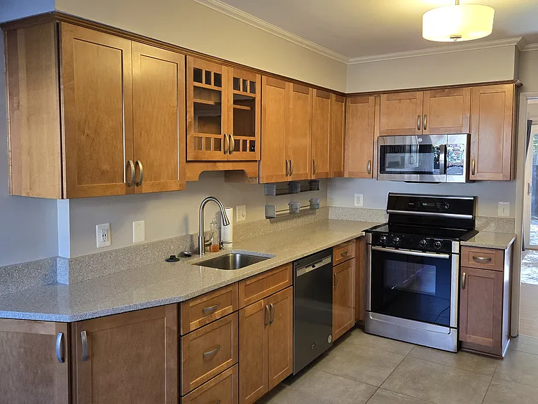 1348 Northgate Sq — Photo 6