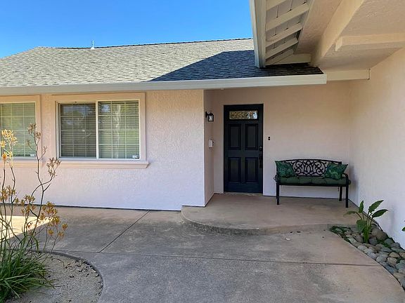 2nd image of 480 Meadowview Dr