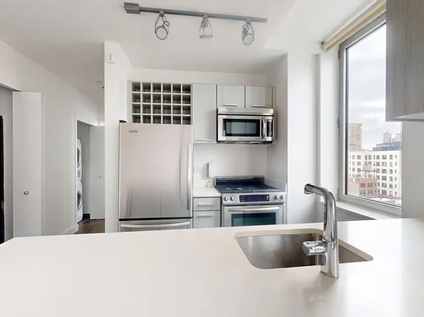 801 Amsterdam Avenue image 1 of 9