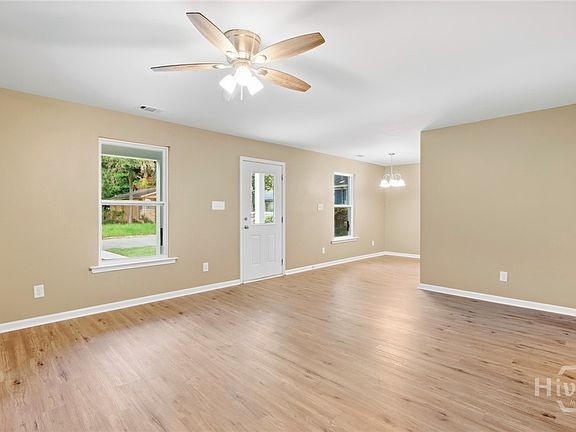 5th image of 2109 Alaska Street