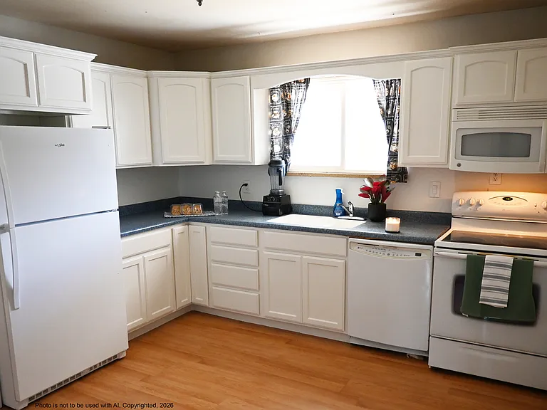 S 400 E — Photo 25