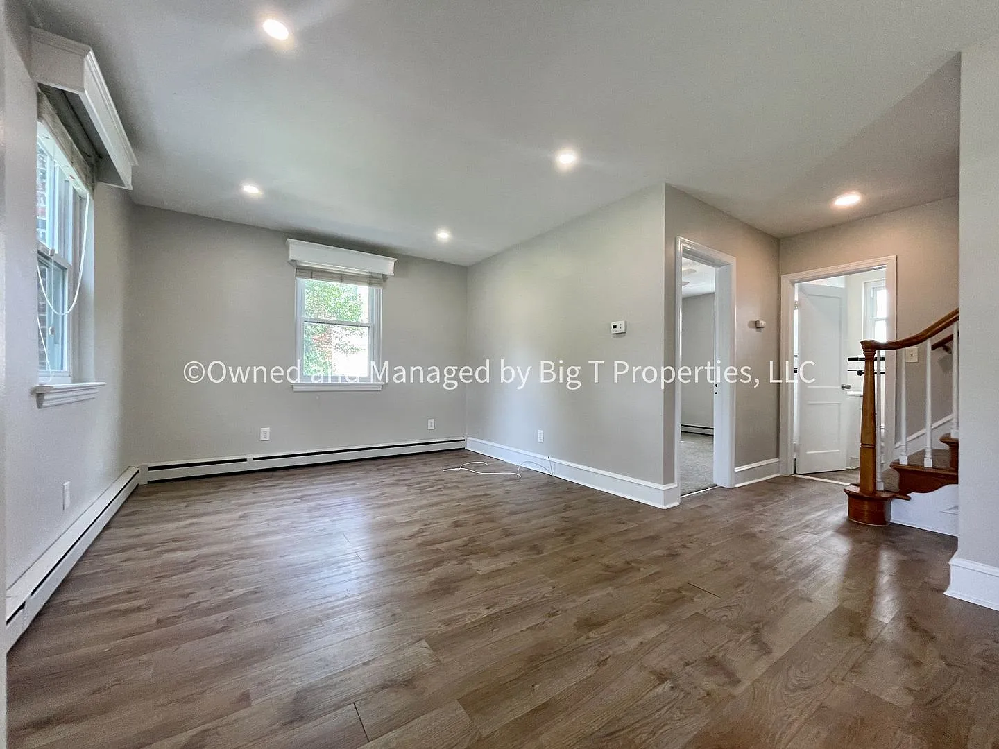 Adorable 3 bd Cottage on nice street — Photo 2