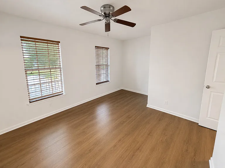 7218 Holder Forest Ct — Photo 24