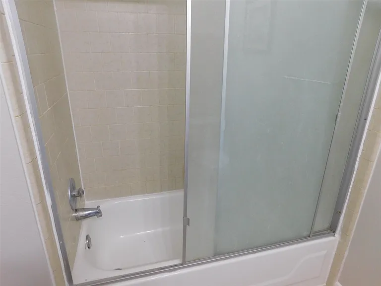 4403 Alamo Ave — Photo 21