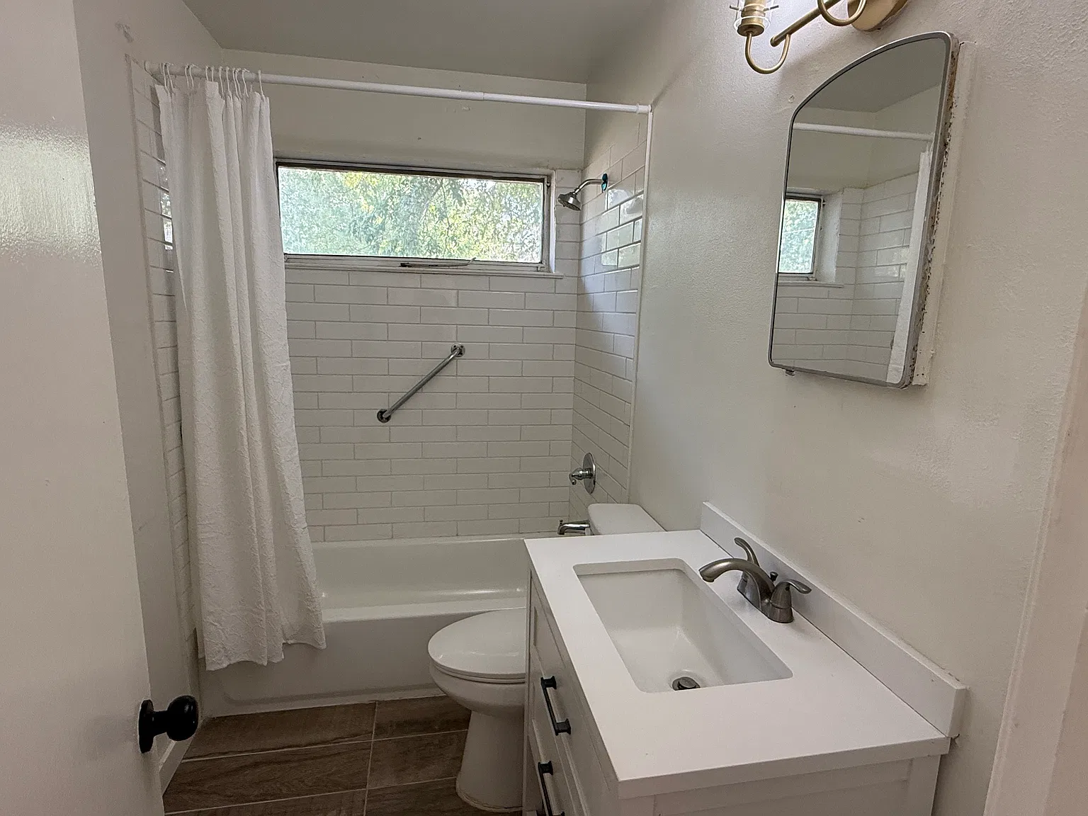 3 bed, 1009 sqft, $2,000 — Photo 2